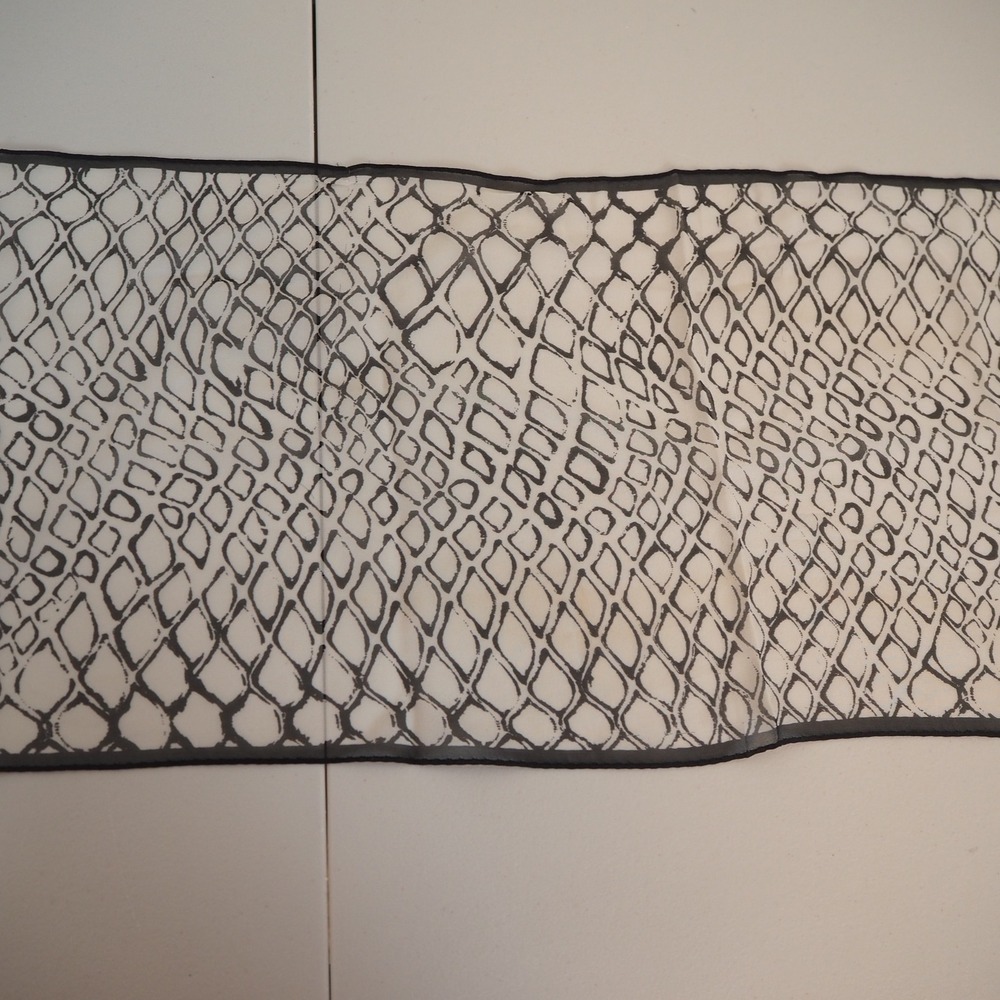 Anne Klein 100% Silk Scarf Oblong Black & White Geometric Animal Print 11" x 53" - Picture 4 of 10
